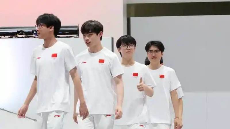 英雄联盟S16比赛版本怎么查？比赛服版本与正式服差异全解析